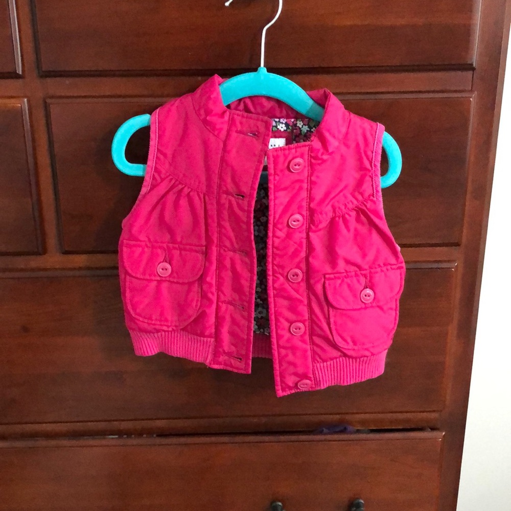 Baby gap pink puffer, size 0-6 months